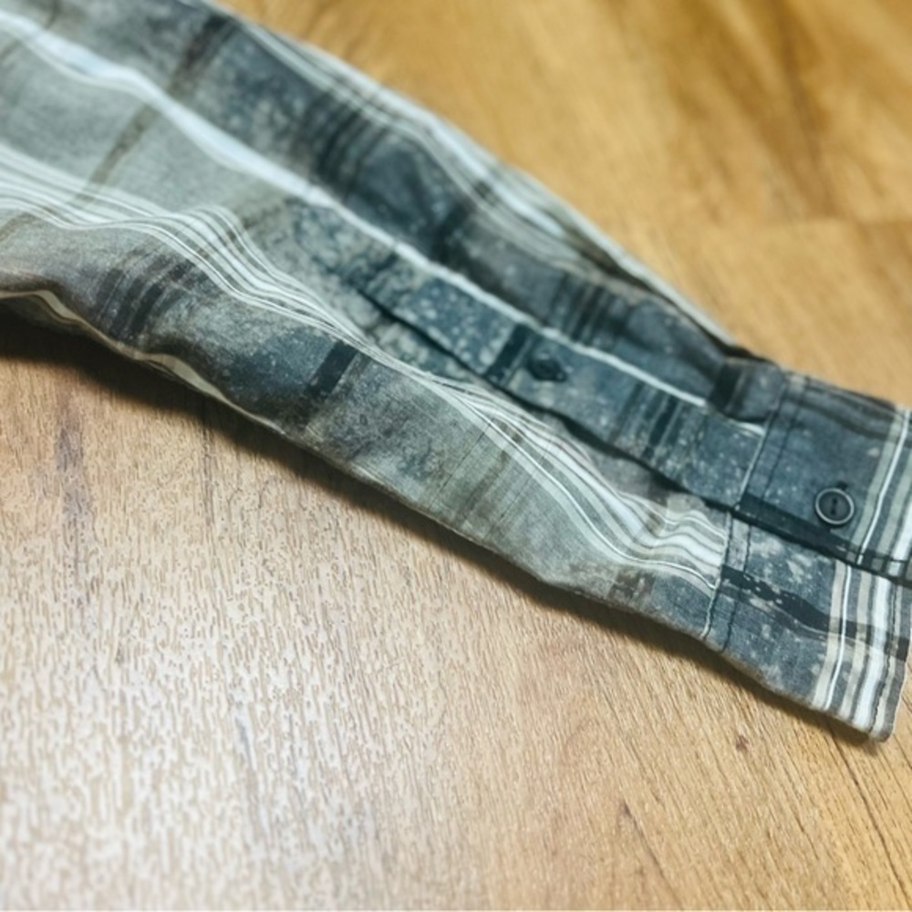 Distressed Shirt - Picture 12 of 14
